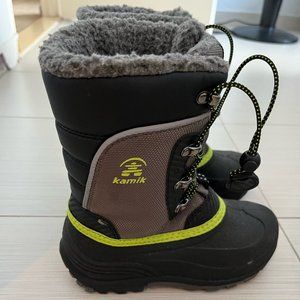 Kamik kids snow boots size 2